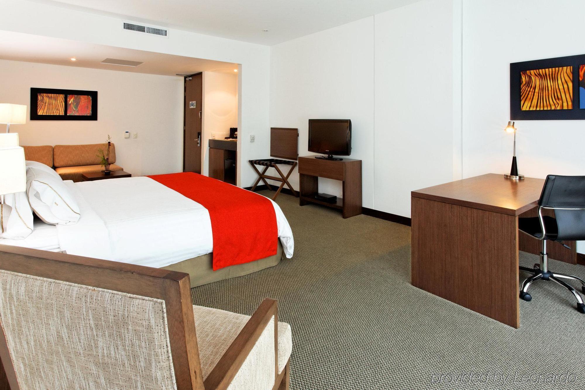 Holiday Inn Express Bogotá - Parque La 93, an IHG Hotel Esterno foto