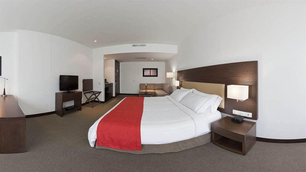 Holiday Inn Express Bogotá - Parque La 93, an IHG Hotel Esterno foto